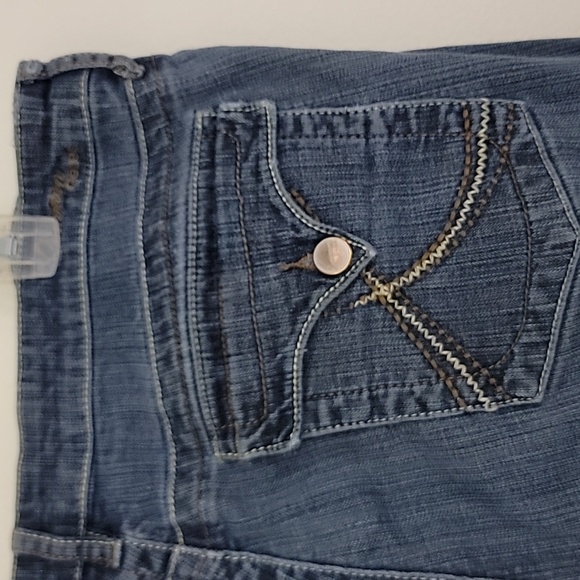 Common Genes Faded Blue Jeans Slightly Distressed 16W - Picture 11 of 14